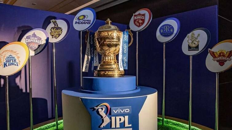 IPL 2021 Phase 2 Star Sports unveils Hindi English commentary panel MI scout Parthiv Patel also included IPL 2021 Commentary Panel: स्टार स्पोर्ट्स ने किया कमेंट्री टीम का एलान, सुनील गावस्कर, हर्षा भोगले को मिली जगह