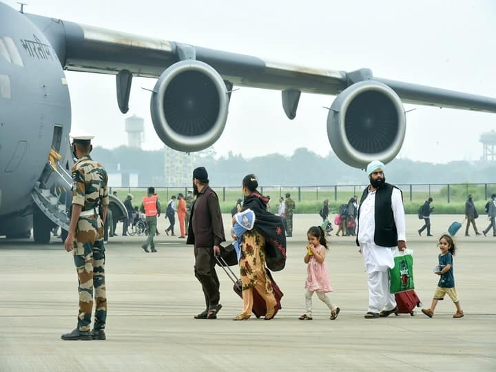 Kabul Evacuation: India Brings Back 392 People Including 2 Afghan Lawmakers, Evacuees Thank Govt Kabul Evacuation: India Brings Back 392 People Including 2 Afghan Lawmakers, Evacuees Thank Govt
