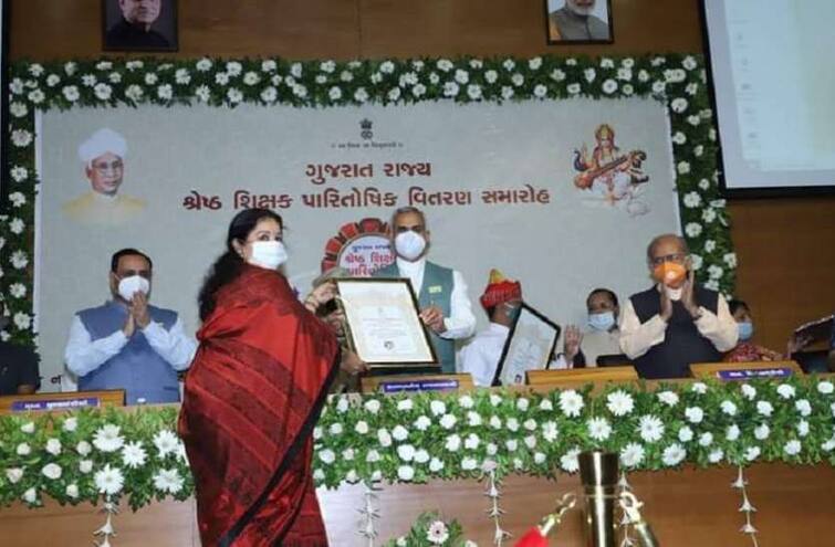 Rajkot vinoba bhave school principal vanita rathod selected for national best teacher award નેશનલ ટીચર એવોર્ડ માટે ગુજરાતની કઇ શિક્ષિકાની  થઇ પસંદગી, જાણો શિક્ષણ ક્ષેત્રે કેવા કર્યાં શ્રેષ્ઠ કાર્યો