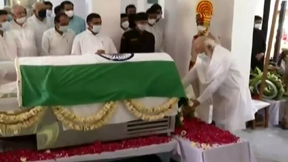 PM Modi pays tribute to Kalyan Singh | LIVE Visuals