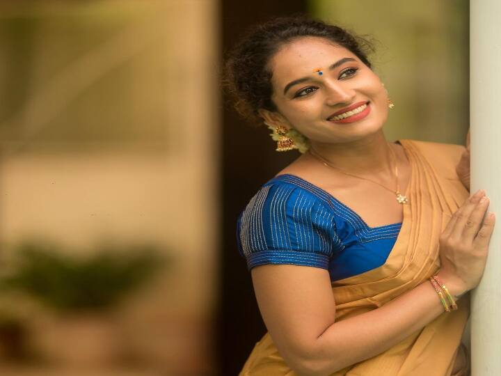 நடிகர் ஜான் கொக்கனை, 15 ஏப்ரல் 2019 அன்று திருமணம் செய்துகொண்டார்