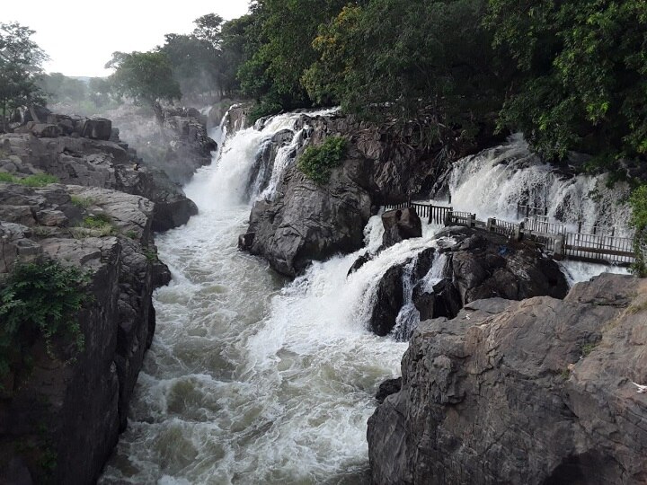 கர்நாடகாவில் மழைபொழிவால் தமிழகத்திற்கு வரும் நீரின் அளவு 10ஆயிரம் கன அடியாக உயர்வு...!