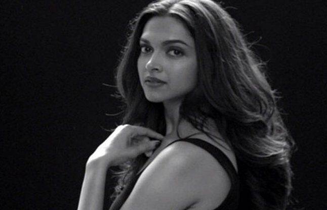 महिला सशक्तिकरण पर दीपिका का ऑनलाइन वीडियो दर्शकों को पसंद नहीं आया। कई लोगों ने इसे 'अभिजात्य और लिंगवादी' करार दिया. अभिनेत्री को उनके बयान 'शादी के बाहर सेक्स करना एक महिला की पसंद है. को लेकर बहुत आलोचना की गई थी, 'शादी के बाहर सेक्स करना एक महिला की पसंद है'। हालांकि, शादी को पवित्र बताते हुए दीपिका ने ये साफ किया था कि उनका इरादा कभी भी रिश्तों में बेवफाई को बढ़ावा देने का नहीं था.