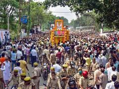 पंचतत्व में विलीन हुआ कल्याण सिंह का पार्थिव शरीर, 'जय श्री राम' के नारों के बीच बेटे राजवीर सिंह ने दी मुखाग्नि