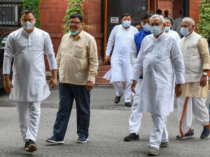 मुलाकात के बाद नीतीश कुमार ने कहा कि प्रधानमंत्री मोदी ने उनकी बात धैर्य से सुनी. इस मामले पर प्रधानमंत्री के रुख के बारे में पूछे जाने पर उन्होंने कहा कि पीएम मोदी ने इसे (जाति आधारित जनगणना को) खारिज नहीं किया और हरेक की बात सुनी.