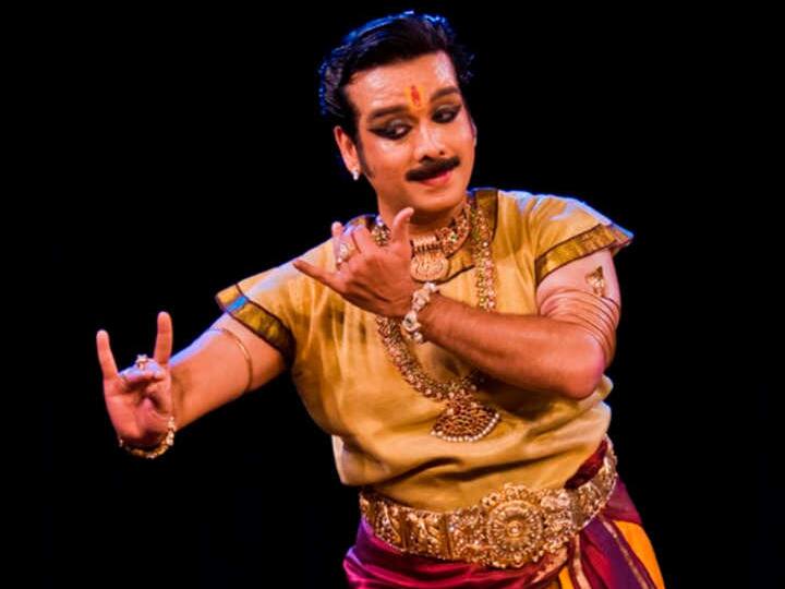 வினீத் ராதாகிருஷ்ணன்  திரைப்பட நடிகர், கிளாசிக்கல் நடனக் கலைஞர், குரல் வள கலைஞர் மற்றும் நடன இயக்குனர் ஆவார்