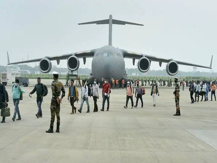Afganistan Crisis: 135 more indians reached delhi from doha american plane is helping Afganistan Crisis:দোহা হয়ে আফগানিস্তান থেকে দেশে ফিরলেন আরও ১৪৬ ভারতীয়