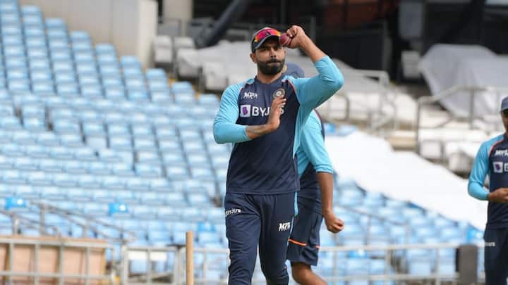 তারকা অলরাউন্ডার রবীন্দ্র জাদেজাকে নেটে হাত ঘোরাতে দেখা গেল।