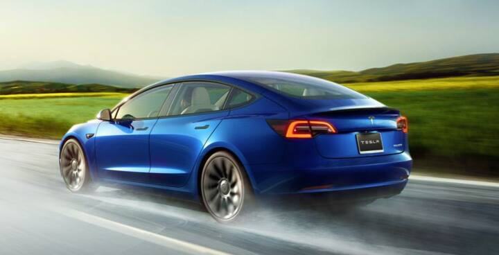 ਇਹ ਟੌਪ ਸਪੀਡ: ਇਸ ਟੇਸਲਾ ਕਾਰ ਦੀ ਟਾਪ ਸਪੀਡ 217 ਕਿਲੋਮੀਟਰ ਪ੍ਰਤੀ ਘੰਟਾ ਹੈ। ਇਹ ਸਿਰਫ 4.8 ਸਕਿੰਟਾਂ ਵਿੱਚ 96 ਕਿਲੋਮੀਟਰ ਪ੍ਰਤੀ ਘੰਟਾ ਦੀ ਰਫਤਾਰ ਫੜ ਸਕਦੀ ਹੈ। ਨਾਲ ਹੀ, ਮਾਡਲ ਵਾਈ ਦਾ ਬੈਟਰੀ ਪੈਕ ਇੱਕ ਸਿੰਗਲ ਚਾਰਜ ’ਤੇ ਲਗਪਗ 525 ਕਿਲੋਮੀਟਰ ਦੀ ਰੇਂਜ ਦਿੰਦਾ ਹੈ, ਜਿਸ ਦਾ ਮਤਲਬ ਹੈ ਕਿ ਤੁਸੀਂ ਇੱਕ ਚਾਰਜ ਤੇ ਇੱਕ ਸ਼ਹਿਰ ਤੋਂ ਦੂਜੇ ਸ਼ਹਿਰ ਵਿੱਚ ਆਰਾਮ ਨਾਲ ਯਾਤਰਾ ਕਰ ਸਕਦੇ ਹੋ।