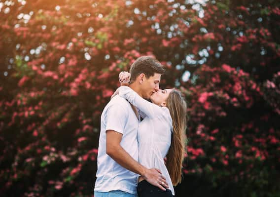 Beauty Benefits of Kissing: ਕਿੱਸ ਕਰਨ ਦੇ ਇਹ 5 ਬੇਮਿਸਾਲ ਸੁੰਦਰਤਾ ਲਾਭਾਂ ਬਾਰੇ ਤੁਹਾਨੂੰ ਜ਼ਰੂਰ ਪਤਾ ਹੋਣਾ ਚਾਹੀਦਾ