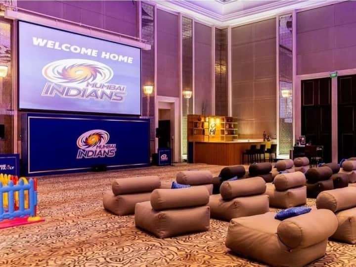 IPL 2021: मुंबई इंडियंस ने फैंस को कराया अपने 'नए टीम रूम' का वर्चूअल टूर, ट्विटर पर शेयर किया वीडियो