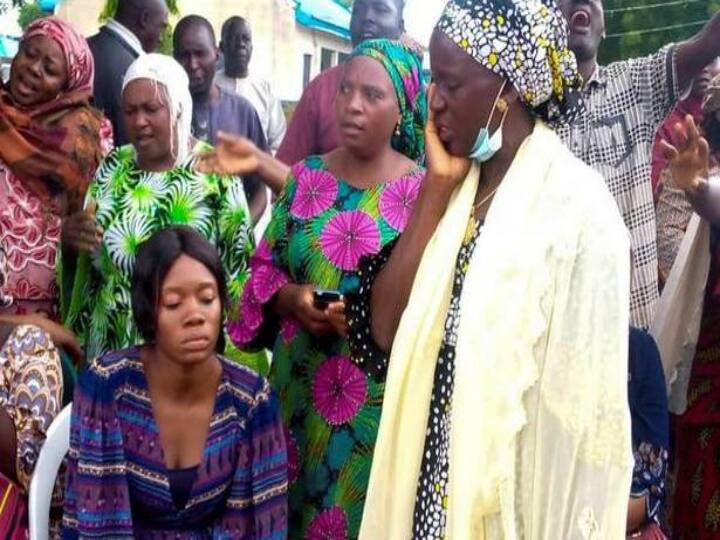 Nigeria Kidnapping: Gunmen release 15 more students abducted in northwest Nigeria Nigeria Kidnapping: கொத்து கொத்தாக குழந்தைகளை கடத்தும் நைஜீரியர்கள்: பிணைத் தொகை கொடுத்து மீட்கும் பெற்றோர்!