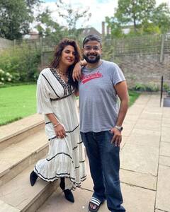 In Pics: 5 ఏళ్ల తర్వాత సోదరుడికి రాఖీ కట్టిన ప్రియాంక చోప్రా... ఫొటోలు వైరల్