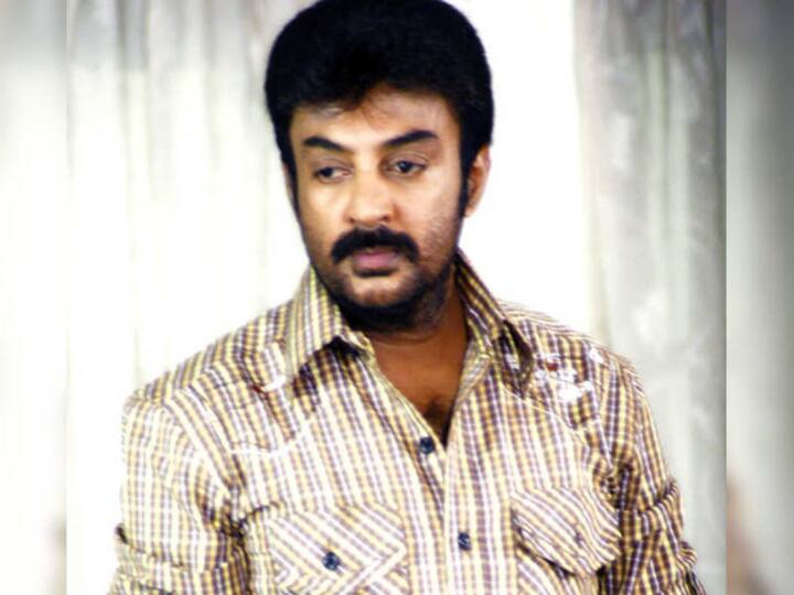 1982 ஆம் ஆண்டில், பயணங்கள் முடிவதில்லை படத்தில் நடித்ததற்காக சிறந்த தமிழ் நடிகருக்கான பிலிம்பேர் விருதைப் பெற்றார்.