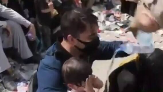 Afghanistan crisis: Gunfire, families with crying children at Kabul airport | Sansani ( 22 August 2021)