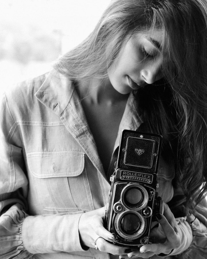 Pooja Hegde Bikini Photo: बॉलीवुड एक्ट्रेस पूजा हेगड़े को ट्रेवल करना बहुत पसंद है और सोशल मीडिया पर उनकी छुट्टियों की तस्वीरें इसका सबूत हैं. एक्ट्रेस इस समय छुट्टियों के मूड में हैं. ये हम नहीं उनकी इंस्टाग्राम की कई फोटो कह रही हैं.