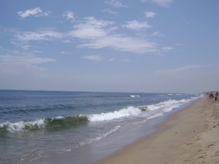 Marina Beach: அனுமதித்த முதல் நாளே சோகம்.. மெரினாவில் மாயமான 3 மாணவர்கள்.. தேடும் பணியில் ஹெலிகாப்டர்!