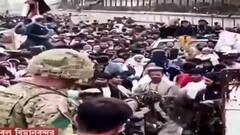 Afghanistan: কাবুল বিমানবন্দরে জনসমুদ্র, ভিড় সামলাতে জেরবার ন্যাটো-বাহিনী । Bangla News