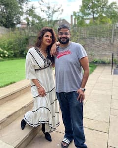 In Pics: 5 ఏళ్ల తర్వాత సోదరుడికి రాఖీ కట్టిన ప్రియాంక చోప్రా... ఫొటోలు వైరల్