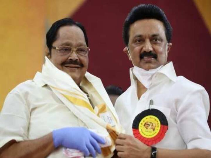 TN Assembly: CM MK Stalin Praised Minister Duraimurugan left tears and cried TN Assembly:  ‛எல்லாமே அவர் தான்‛ புகழ்ந்த ஸ்டாலின்... கண்ணீர் விட்ட துரை முருகன்; சட்டமன்றத்தில் நெகிழ்ச்சி!