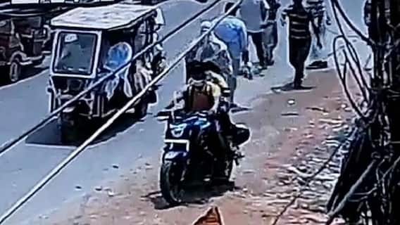 Howrah: দিনে দুপুরে হাওড়ার বাঁকড়ায় চোখে লঙ্কার গুঁড়ো ছিটিয়ে ছিনতাই | Bangla News