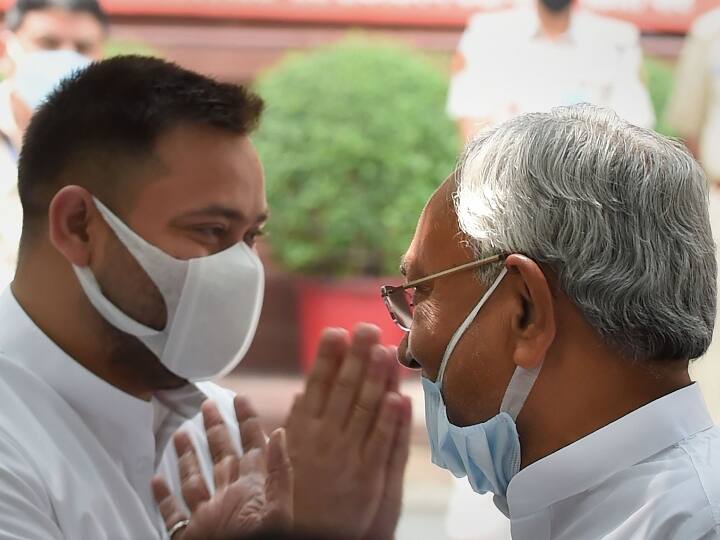 यह पूछे जाने पर कि कुमार की जनता दल (यूनाइडेट) पार्टी और आरजेडी ने इस मामले पर हाथ मिलाया है, तो क्या दोनों दल निकट आ रहे हैं, तेजस्वी यादव ने कहा कि बिहार में विपक्ष ने जन समर्थक और राष्ट्रीय हित के कदमों के लिए सरकार का हमेशा समर्थन किया है.