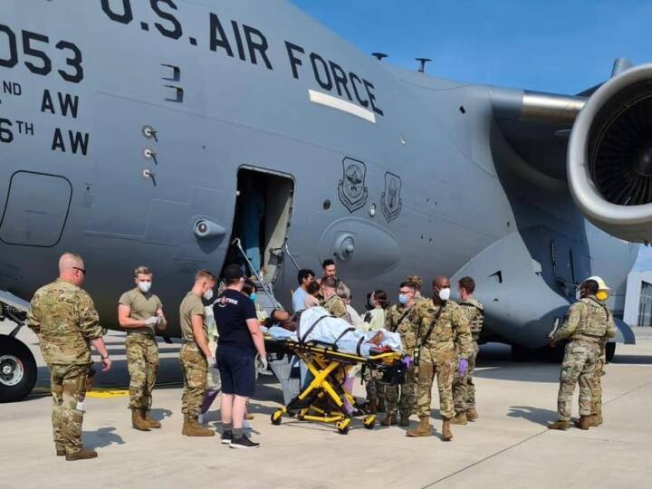 Afghan woman gives birth to baby girl on US military plane after reaching germany जर्मनी पहुंचे US आर्मी के प्लेन में अफगान महिला ने दिया बच्ची को जन्म, एयरफोर्स ने ट्वीट कर दी जानकारी