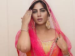 Arshi Khan Engagement: अफगानिस्तान के क्रिकेटर से अक्टूबर में सगाई करने वाली थीं अर्शी खान, तालिबान के कब्जे के बाद तोड़ रही हैं रिश्ता