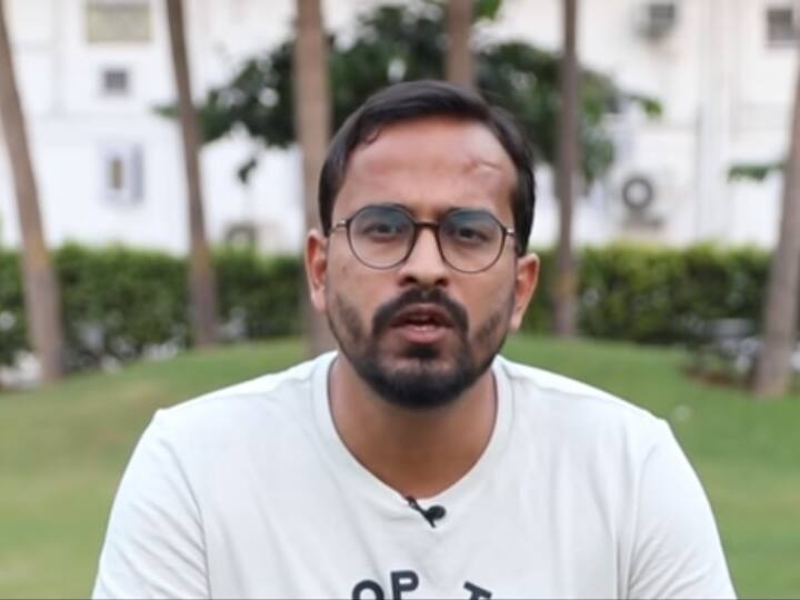 IAS Success Story: लाखों की नौकरी छोड़कर यूपीएससी में आए, सालों संघर्ष करने के बाद Ravi Jain बने आईएएस अफसर IAS Success Story After leaving the job of foreign company Ravi Jain started preperation of UPSC he became an IAS officer after years of struggle IAS Success Story: लाखों की नौकरी छोड़कर यूपीएससी में आए, सालों संघर्ष करने के बाद Ravi Jain बने आईएएस अफसर