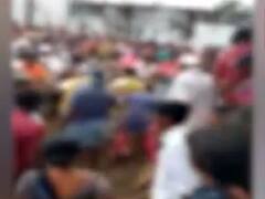 धक्कादायक... जादूटोणा करत असल्याच्या संशयातून एकाच कुटुंबातील 7 व्यक्तींना अमानुष मारहाण