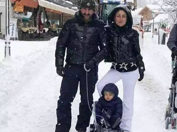 यहां पहुंचे तैमूर ने खूब मजे किए थे और स्नोफॉल का लुत्फ भी उठाया था. यहां से तैमूर के फर्स्ट वेकेशन की प्यारी तस्वीरें सामने आई थी. (फोटो – सोशल मीडिया)