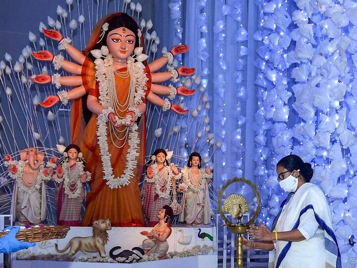 কুড়ির পর একুশ। করোনার রক্তচক্ষুর মাঝেই, দোরগোড়ায় আরও একটা দুর্গাপুজো। তবে মহামারী পরিস্থিতিতে কীভাবে হবে শারদ-উদযাপন। বেশ কিছু নির্দেশিকা দিয়েছে ফোরাম ফর দুর্গোত্‍সব।