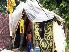 बाढ़ प्रभावित इलाकों में बढ़ती जा रही है लोगों की परेशानी, लोगों को नहीं मिल रही है मदद