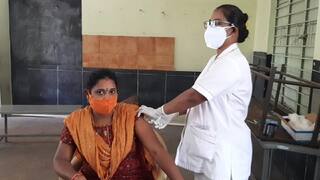 தருமபுரி மாவட்டத்தில் இதுவரை 5.24 லட்சம் பேர் கொரோனா தடுப்பூசி செலுத்தி கொண்டனர்...!