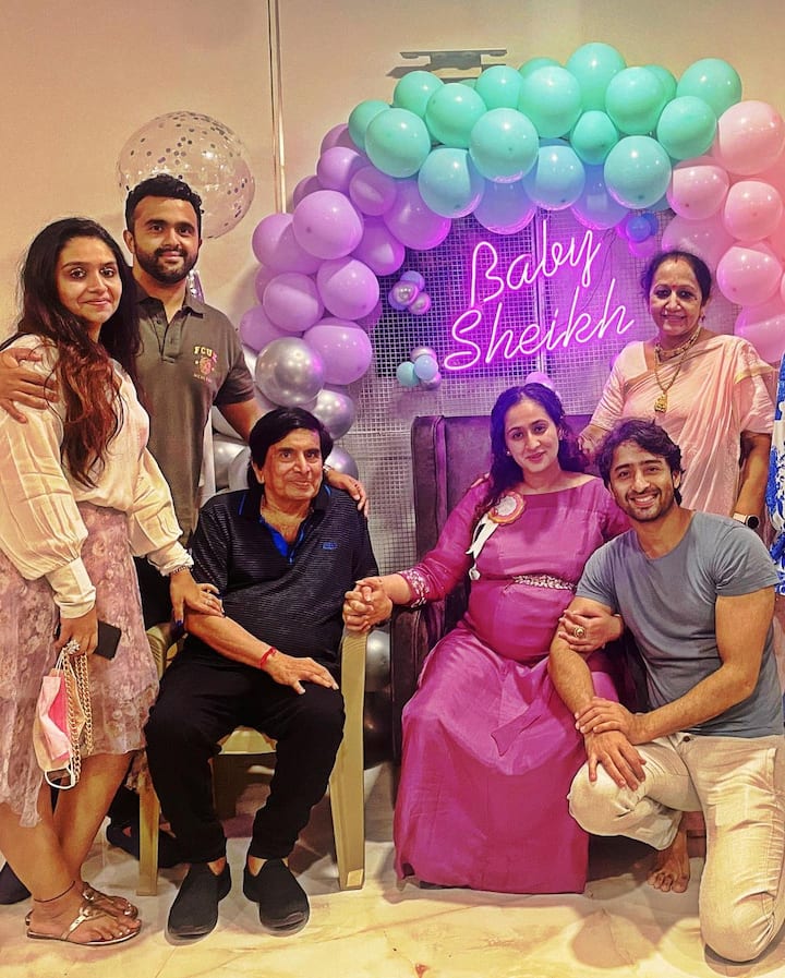 The screenplay writer of ‘Billu’ and a very dear friend of the couple Mushtaq Sheikh penned down a heartfelt note for Shaheer and Ruchikaa and posted some adorable pictures from the celebration. (Image courtesy - @mushtaqshiekh/Instagram)