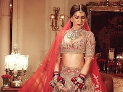 PICS: Kriti Sanon Is A Vision To Behold In Manish Malhotra's Bridal Lehenga