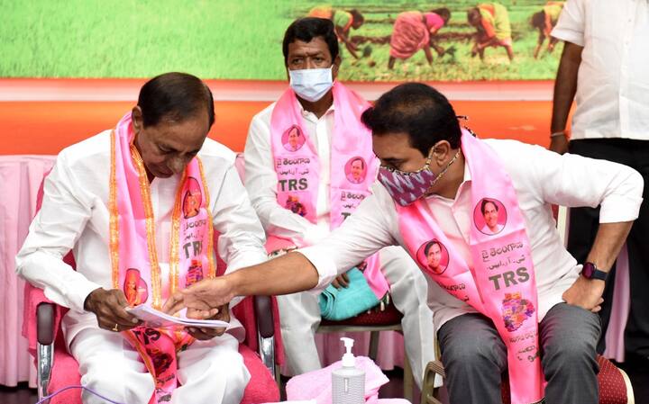 జిల్లాల్లో పార్టీ జిల్లా కార్యాలయాలను కేసీఆర్ అక్టోబర్లో ప్రారంభిస్తారని కేటీఆర్ తెలిపారు. గ్రామ, వార్డు కమిటీల నిర్మాణం ప్రారంభం చేపడతామన్నారు.