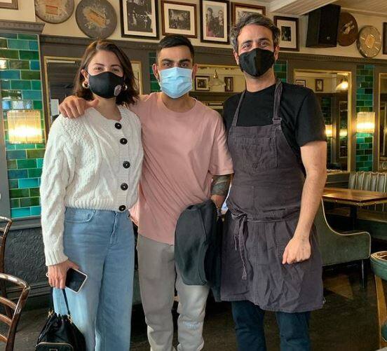 anushka sharma virat kohli visits famous restaurant in uk ஓணம் விருந்துக்கு ஓஹோ போட்ட அனுஷ்கா, விராட்.. லண்டன் ட்ரீட் க்ளிக்ஸை பகிர்ந்த விருஷ்கா..!