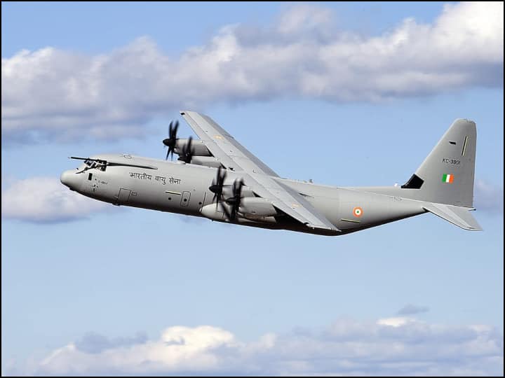 IAF CONTRACT WITH LOCKHEED MARTIN FOR C130J AIRCRAFT MAINTENANCE ann Defence News: सी-130 जे एयरक्राफ्ट के मेंटेनेंस के लिए वायुसेना ने अमेरिकी कंपनी लॉकहीड मार्टिन से किया 5 साल का करार