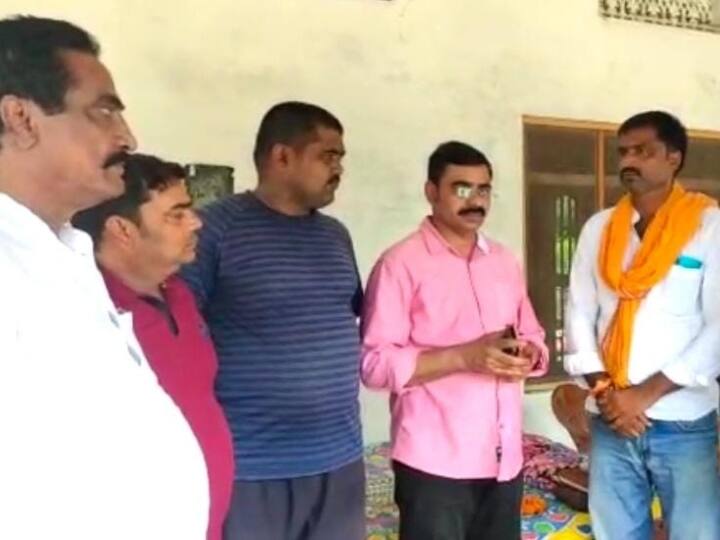 Afghanistan Crisis: अफगानिस्तान के काबुल में फंसे मयंक अपने घर जौनपुर वापस लौटे, भारत सरकार की जमकर की तारीफ Mayank trapped in Kabul Afghanistan returned to his home in Jaunpur UP taliban ANN Afghanistan Crisis: अफगानिस्तान के काबुल में फंसे मयंक अपने घर जौनपुर वापस लौटे, भारत सरकार की जमकर की तारीफ