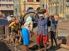 திருச்சி : கட்டுமான தொழிலாளர்களுக்கான தடுப்பூசி பணிகள் : தொழிலாளர் நலத்துறையின் முடிவு என்ன?