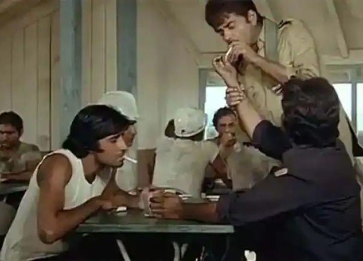 Amitabh Bachchan की फिल्म 'काला पत्थर' के 42 साल पूरे, बिग बी का खुलासा, फिल्मों से पहले ये नौकरी करते थे एक्टर