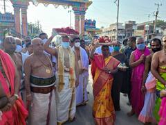 Andhra Pradesh:మంత్రాలయం రాఘవేంద్రస్వామి ఆరాధన మహోత్సవాలు..శేషవస్త్రం సమర్పించిన టీటీడీ