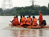 Gorakhpur Flood: नदियां उफनाईं, 113 गांव घिरे, मवेशियों संग बंधे पर आ गई पूरी गृहस्थी