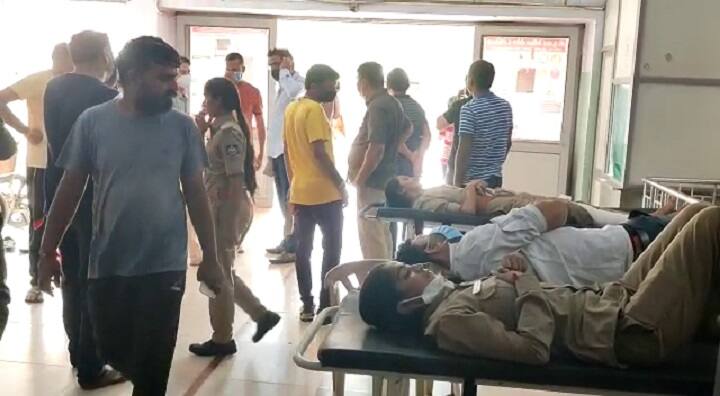 Ahmedabad IT team accident At Surendranagar during going raid in Rajkot અમદાવાદથી રાજકોટ રેડ પાડવા જતી ITની ટીમને સુરેન્દ્રનગરમાં નડ્યો અકસ્માત, 11 અધિકારીઓ ઘાયલ