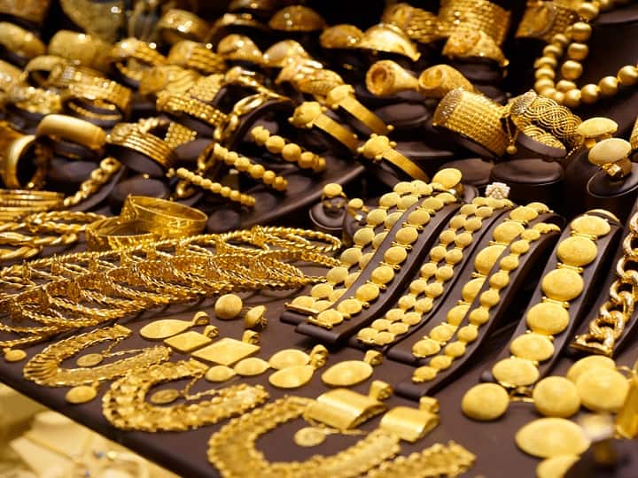 Gold Price Today: There is a fall in the price of gold, know what is the price of 10 grams of gold today Gold Price Today: सोने की कीमत में आई गिरावट, जानें 10 ग्राम गोल्ड का आज क्या है भाव