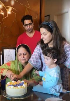 IN PICS: Hina Khan Celebrates Mother’s Birthday With Family, Shares Glimpses Of Her Mom Getting Emotional Remembering Her Late Father
