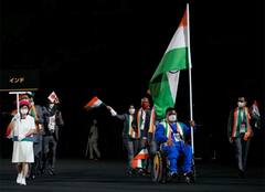 Tokyo Paralympics 2020: పారాలింపిక్స్ ప్రారంభోత్సవ వేడుకలో భారత జట్టు... పతాకధారిగా టెక్ చంద్