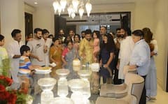 Chiranjeevi's 66th Birthday: साउथ के सुपरस्टार चिरंजीवी ने बेटे, राम चरण और भाई पवन कल्याण के साथ सेलिब्रेट किया 66वां बर्थडे, देखें Inside Photos