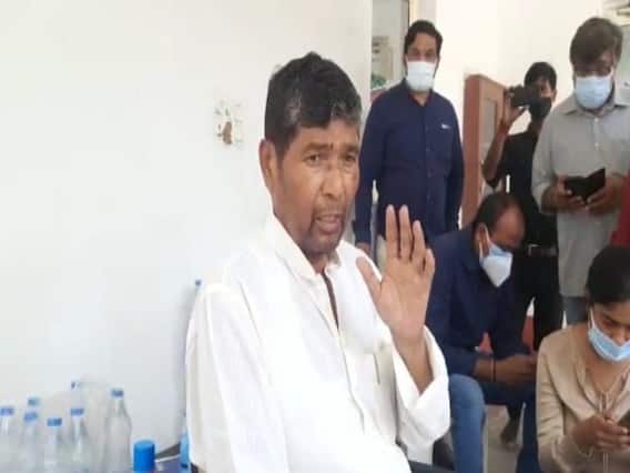 Bihar Flood: केंद्रीय मंत्री पशुपति पारस का अटपटा बयान, कहा- बाढ़ दैविक प्रकोप, पीड़ितों से नहीं करूंगा मुलाकात Bihar Flood: केंद्रीय मंत्री पशुपति पारस का अटपटा बयान, कहा- बाढ़ दैविक प्रकोप, पीड़ितों से नहीं करूंगा मुलाकात